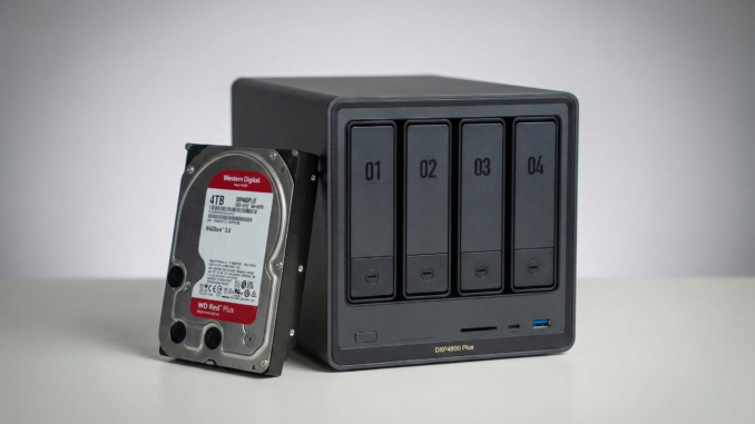 UGREEN NASync DXP4800 Plus con disco WD Red Plus 4TB - comparativa NAS